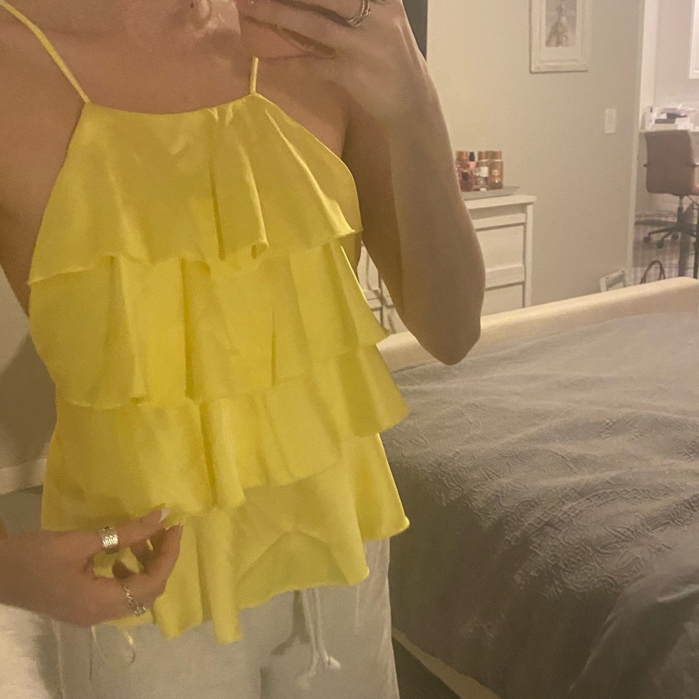 NWT Zara open back ruffle silk shirt ✨